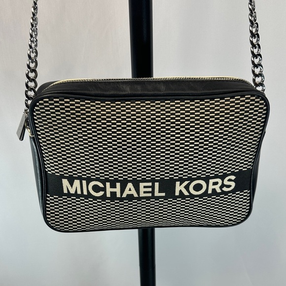MICHAEL KORS Women's Jet Set Large Eastwest Cross Body Bag - Blk/ Off White - Picture 2 of 16